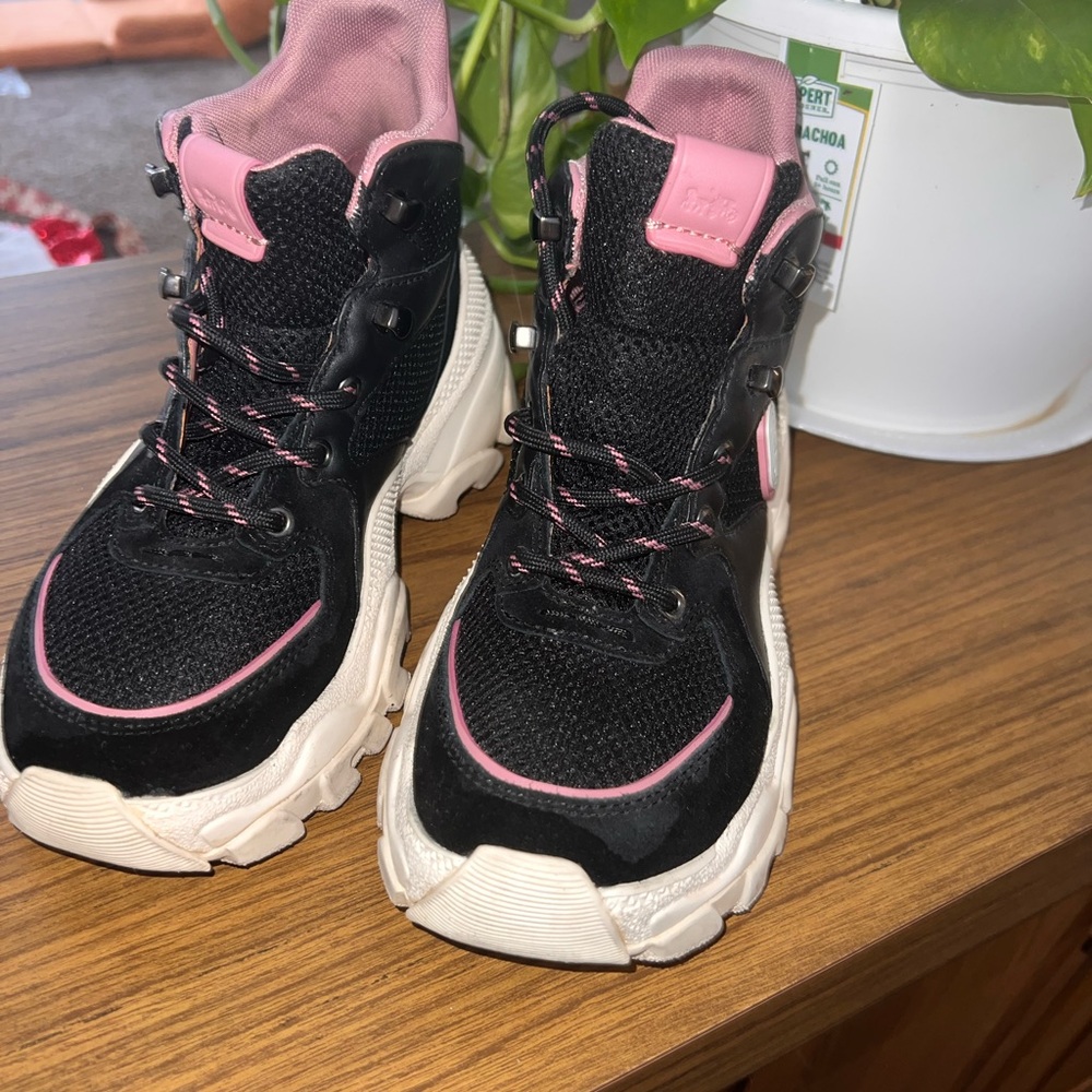 Coach Women's Black and Pink Lace-Up Sneakers